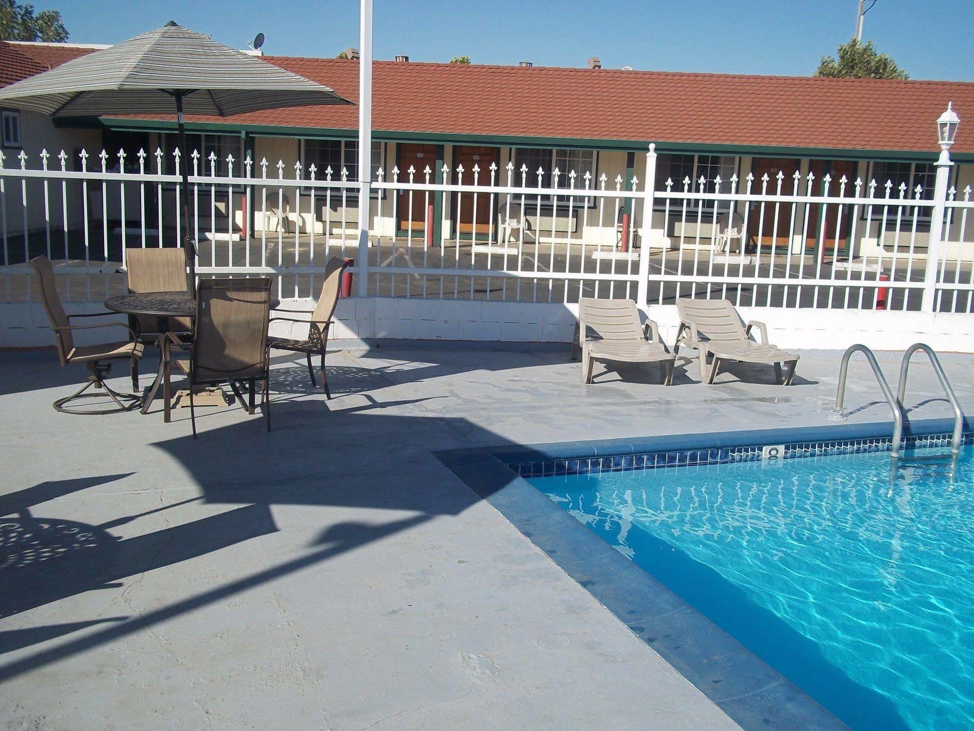 Holiday Motel Oakdale Eksteriør billede